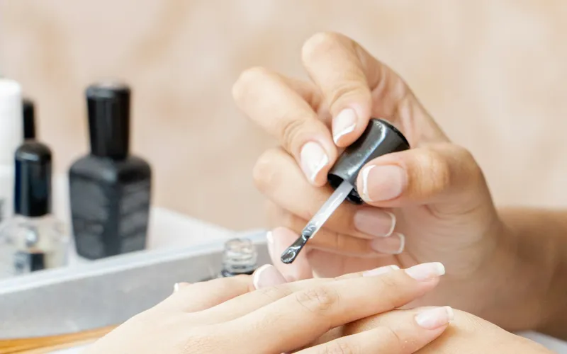 Matériel de manucure professionnel