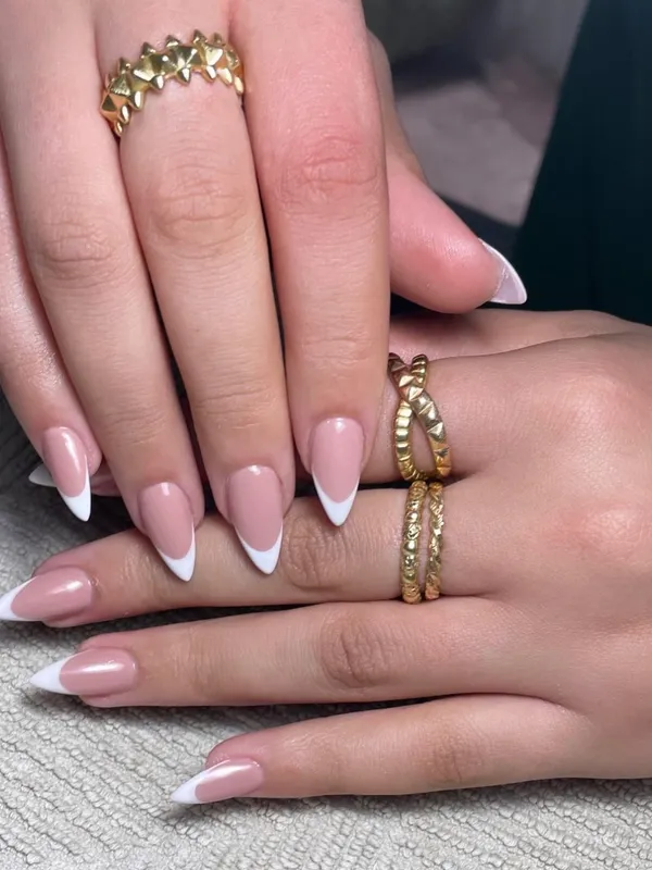 Manucure avec finition soignée